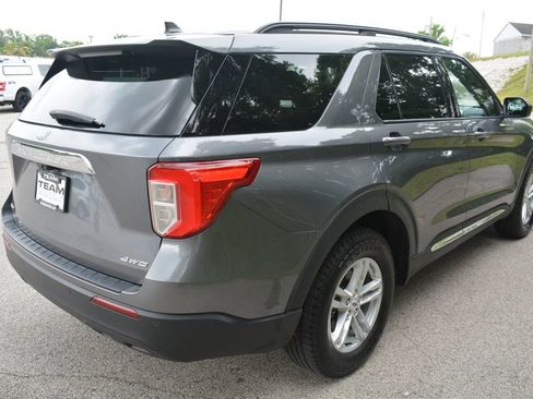Used 2022 Ford Explorer XLT AWD/4WD image 5