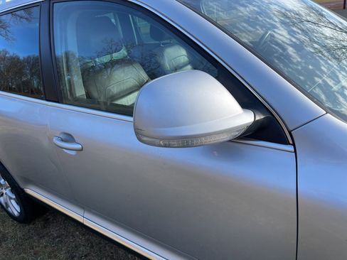 Used 2010 Volkswagen Touareg VR6 w/ Luxury Pkg image 28