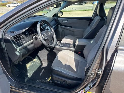 Used 2015 Toyota Camry XSE w/ Advanced Technology Package image 12