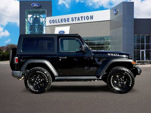 Used 2021 Jeep Wrangler Willys image 6