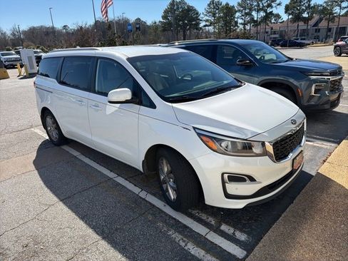 Used 2019 Kia Sedona EX image 3