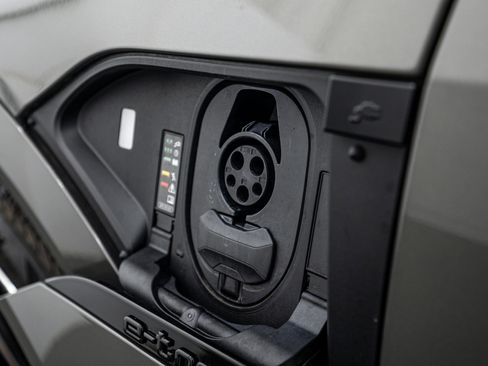 Certified 2024 Audi Q8 e-tron Premium Plus image 23