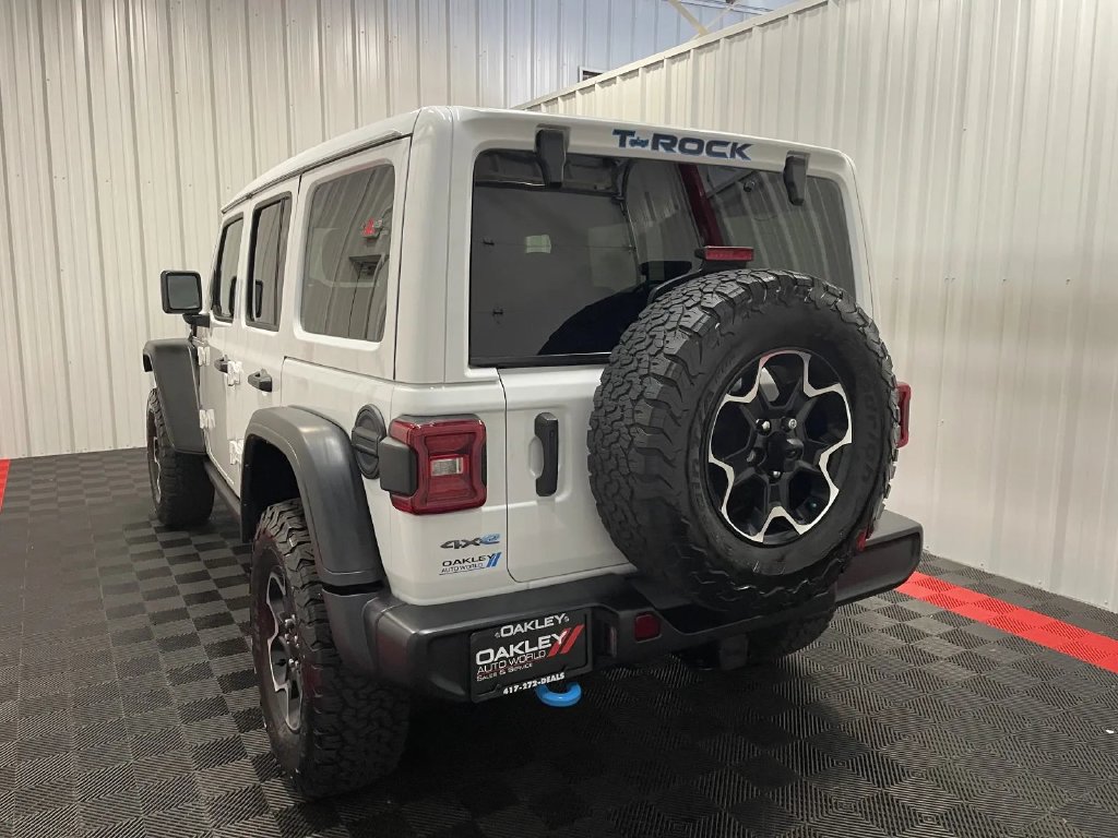 Used 2022 Jeep Wrangler Unlimited Rubicon 4xe AWD/4WD image 17