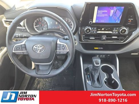 Used 2026 Toyota Highlander XLE AWD/4WD image 28