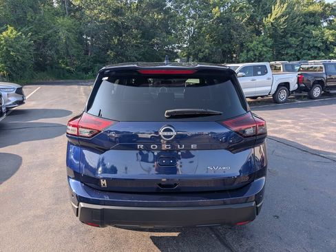 Used 2024 Nissan Rogue SV AWD/4WD image 6