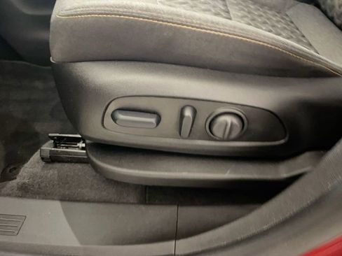 Used 2024 Chevrolet Equinox LT image 25