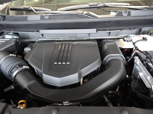 New 2026 Chevrolet Traverse LT w/ LPO, Floor Liner Package FWD image 30