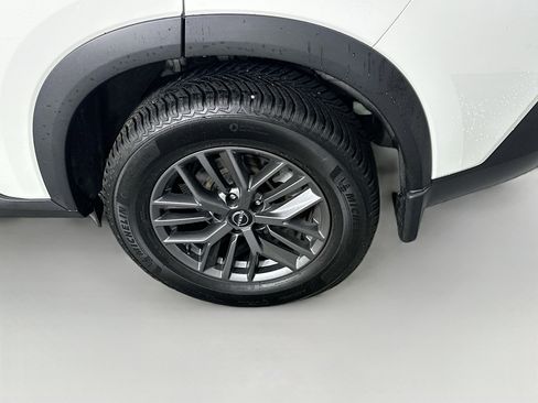 Used 2023 Nissan Rogue S AWD/4WD image 11