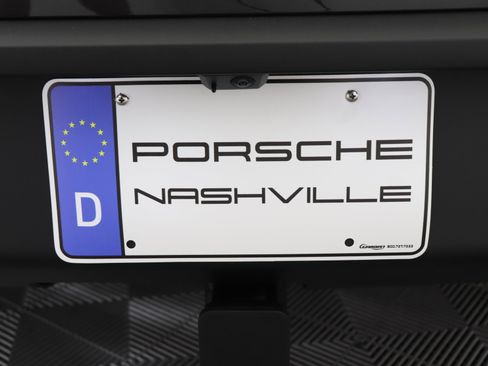 Used 2025 Porsche Macan image 39