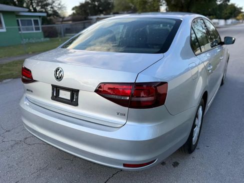 Used 2016 Volkswagen Jetta S image 7