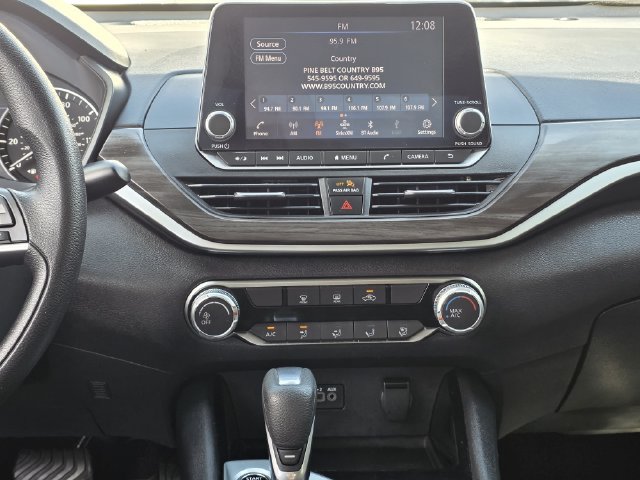 Used 2024 Nissan Altima 2.5 SV FWD image 9
