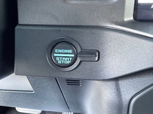 Used 2025 Ford Bronco 4-Door AWD/4WD image 19