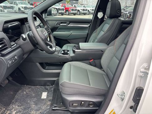 New 2026 GMC Terrain AT4 image 9