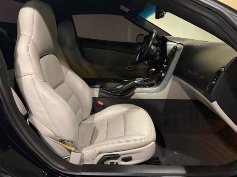 Used 2006 Chevrolet Corvette Convertible w/ Preferred Equipment Group image 9