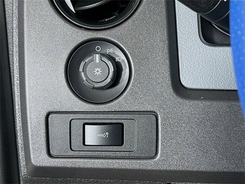 Used 2011 Ford F150 STX w/ Trailer Tow Pkg image 10