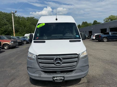 Used 2021 Mercedes-Benz Sprinter 2500 image 3