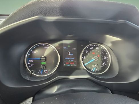 Used 2021 Toyota RAV4 LE image 21