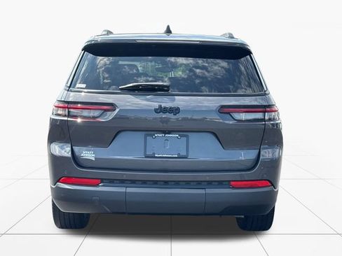 Used 2023 Jeep Grand Cherokee L Laredo RWD image 4