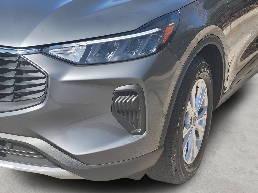 Used 2024 Ford Escape Active w/ Cold Weather Package FWD image 30