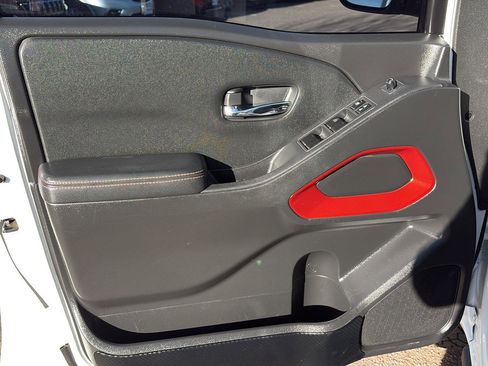 Used 2023 Nissan Frontier PRO-4X w/ Pro Convenience Package image 8