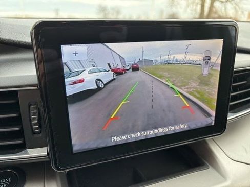 Used 2022 Ford Explorer XLT w/ Equipment Group 202A image 24