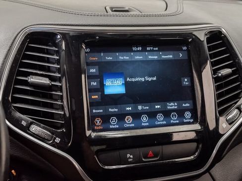 Used 2019 Jeep Cherokee Limited FWD image 16