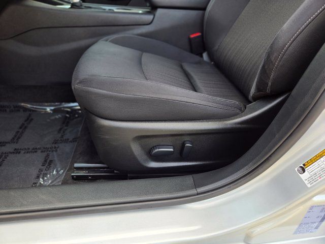 Used 2025 Nissan Altima 2.5 SV FWD image 16