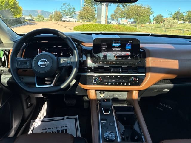 Used 2025 Nissan Pathfinder Platinum AWD/4WD image 24