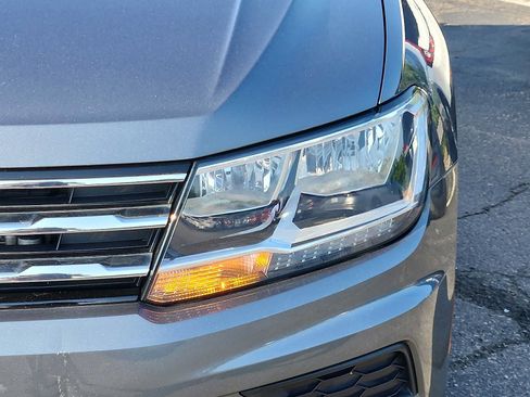 Used 2021 Volkswagen Tiguan SE w/ Panoramic Sunroof Package AWD/4WD image 9