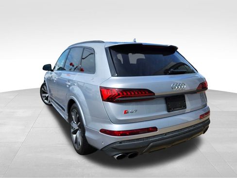 Certified 2022 Audi SQ7 Premium Plus w/ SQ7 Executive Package image 5