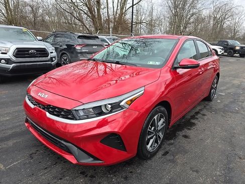 Used 2023 Kia Forte LXS w/ LXS Technology Package image 3