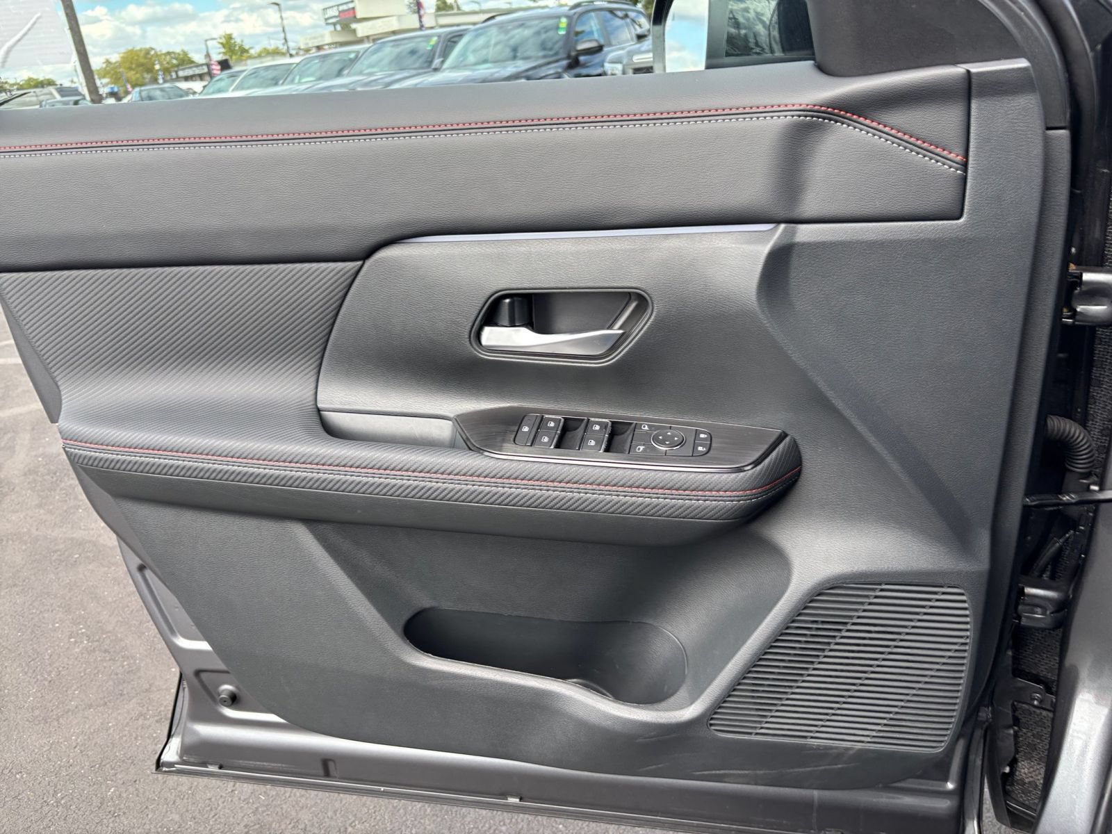 Used 2026 Nissan Kicks SR AWD/4WD image 18