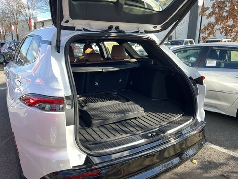 New 2025 Toyota Crown Signia image 20