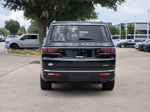 Certified 2024 Jeep Wagoneer L Series II RWD image 6