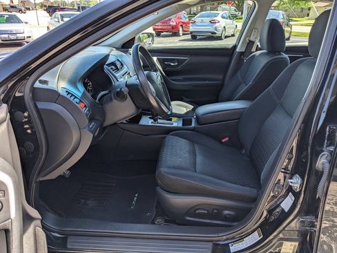 Used 2017 Nissan Altima 2.5 SV FWD image 10