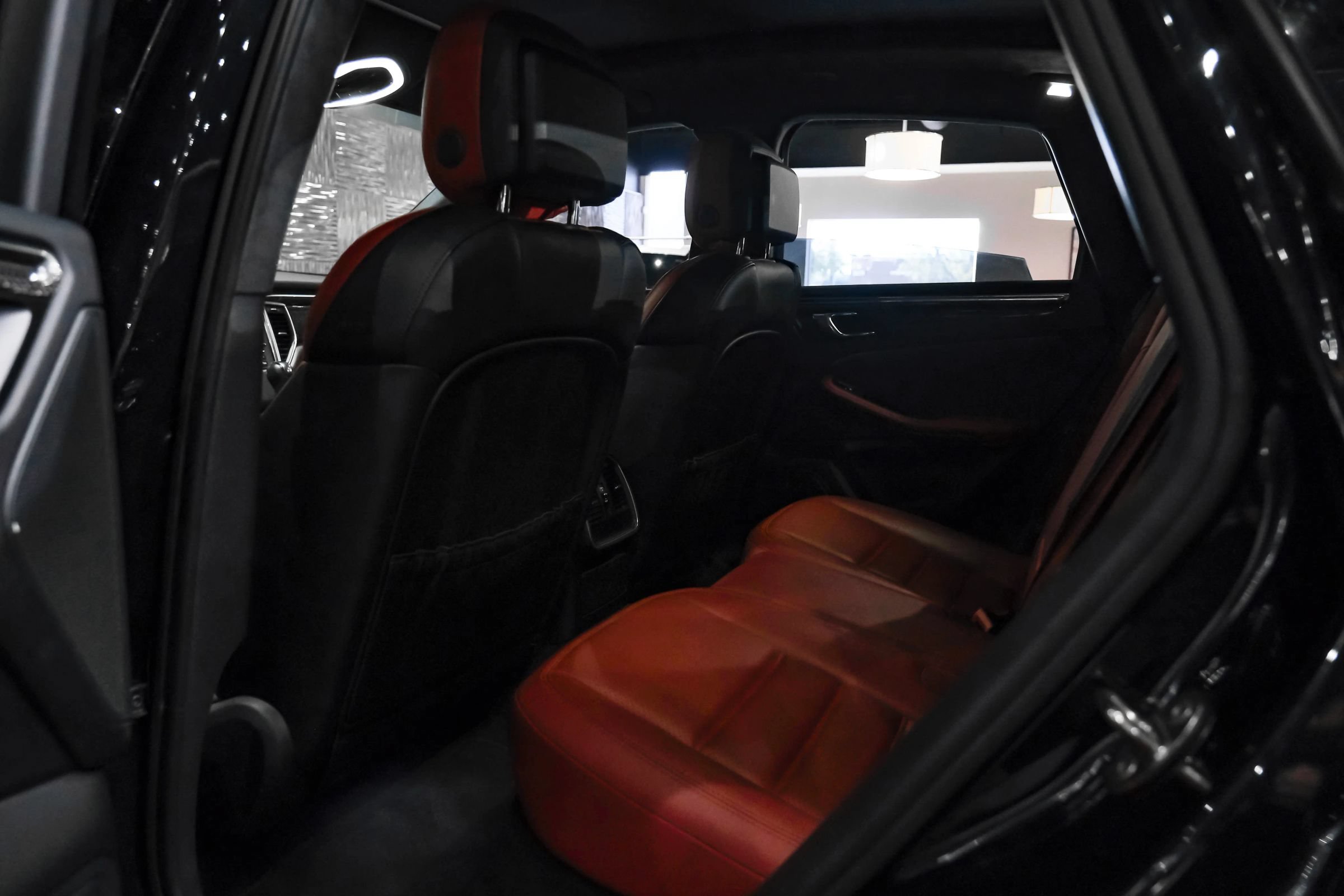 Used 2015 Porsche Macan Turbo AWD/4WD image 37
