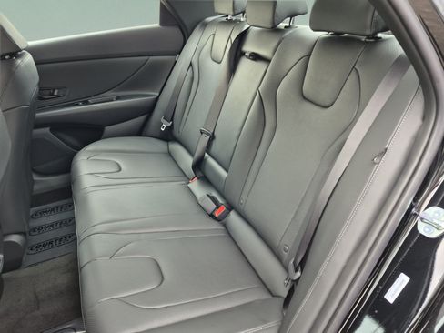 New 2026 Hyundai Elantra SEL Sport FWD image 16