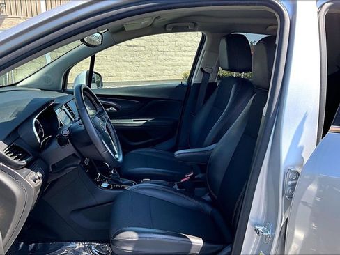 Used 2022 Buick Encore Preferred w/ Safety Package AWD/4WD image 14