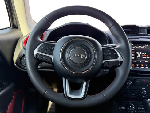 Used 2023 Jeep Renegade Trailhawk image 12