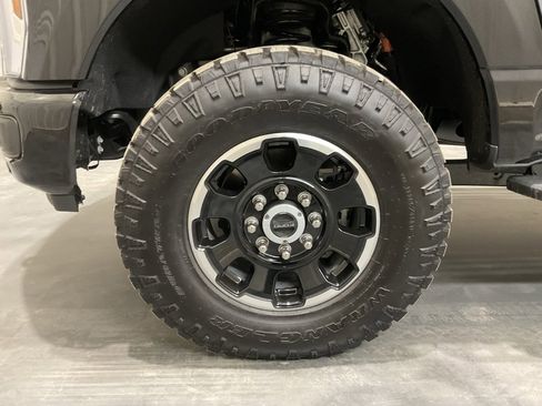 Used 2026 Ford F250 Lariat w/ Tremor Off-Road Package image 6