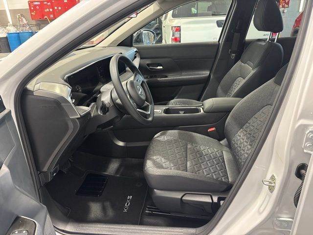 New 2027 Nissan Kicks SV w/ SV Premium Package AWD/4WD image 9