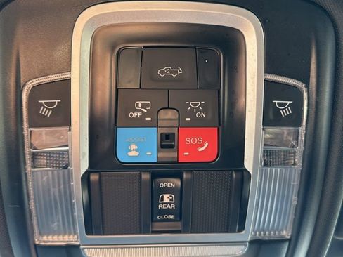 Used 2025 RAM 1500 Laramie image 25