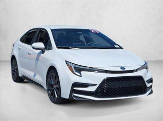 Used 2023 Toyota Corolla SE video 3
