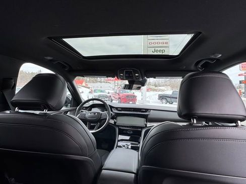 New 2026 Jeep Grand Cherokee Altitude image 10