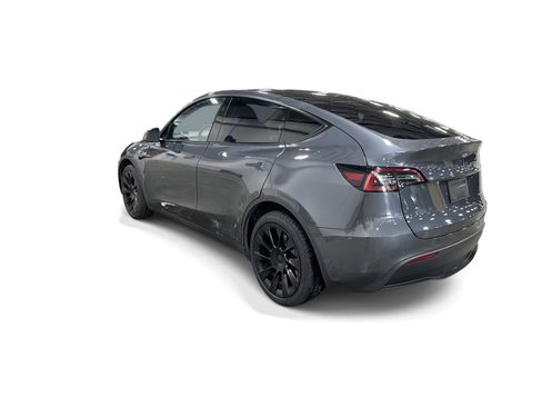 Certified 2023 Tesla Model Y Long Range AWD/4WD image 4