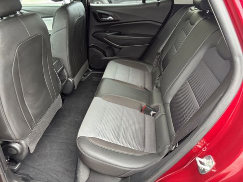 Used 2025 Chevrolet Trax LT w/ LT Convenience Package image 22