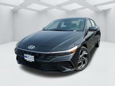 New 2025 Hyundai Elantra SEL image 10