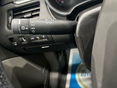 Used 2018 Chevrolet Impala Premier w/ Premier Confidence Package FWD image 16