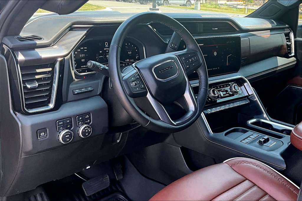 Used 2025 GMC Sierra 3500 Denali Ultimate AWD/4WD image 14