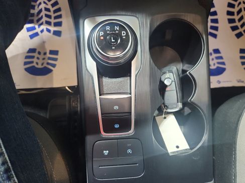 Used 2022 Ford Escape SE image 17